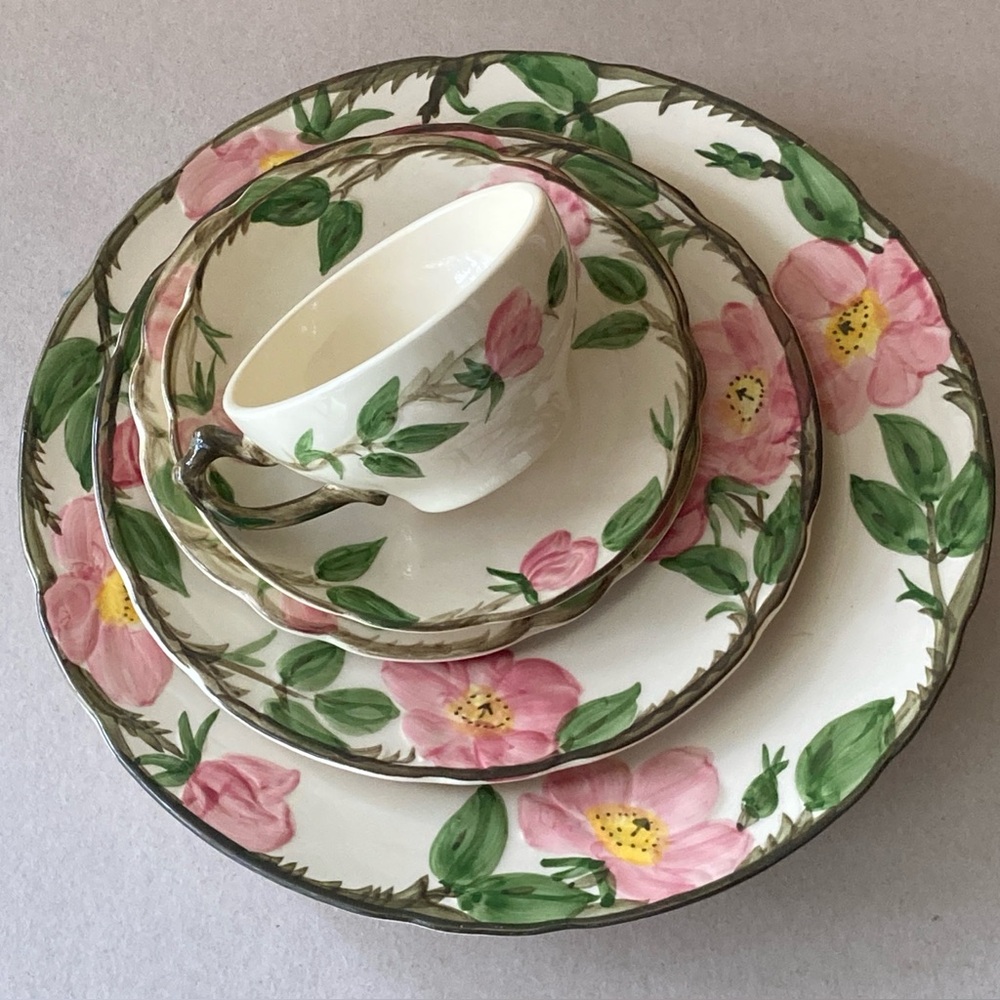 ‼️SOLD‼️Vintage Desert Rose 5 Piece Place Setting (a)